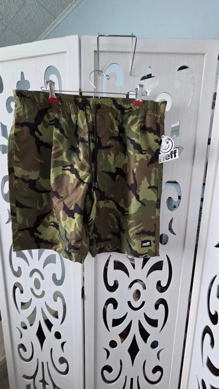NEFF Mens Large Camo Swim Trunks Green Black Drawstring Mesh Lined Board Skate